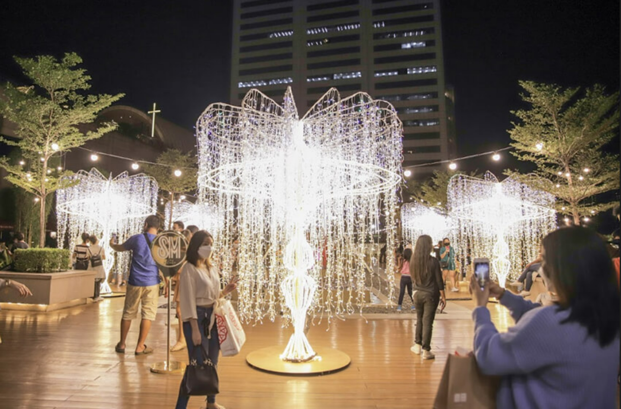 SM Aura Premier&rsquo;s Christmas Musical Light Show Display