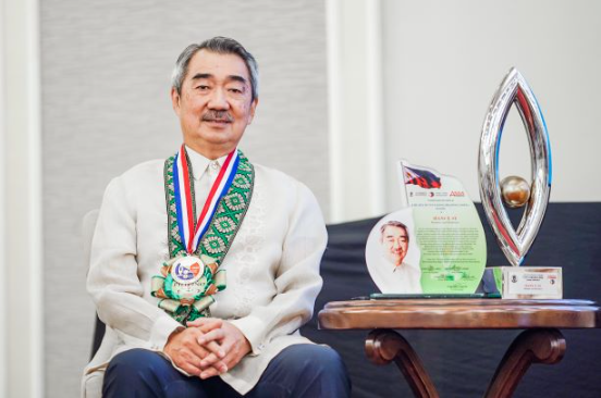 Hans Sy, recognized for resilience and sustainability efforts at The Outstanding Filipino Awards 2022 | SM Supermalls
