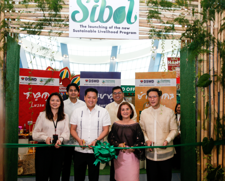 SM Executives and DSWD Representatives lead the ribbon cutting of Sustainable Livelihood Program, titled ‘Sibol’ | SM Supermalls
