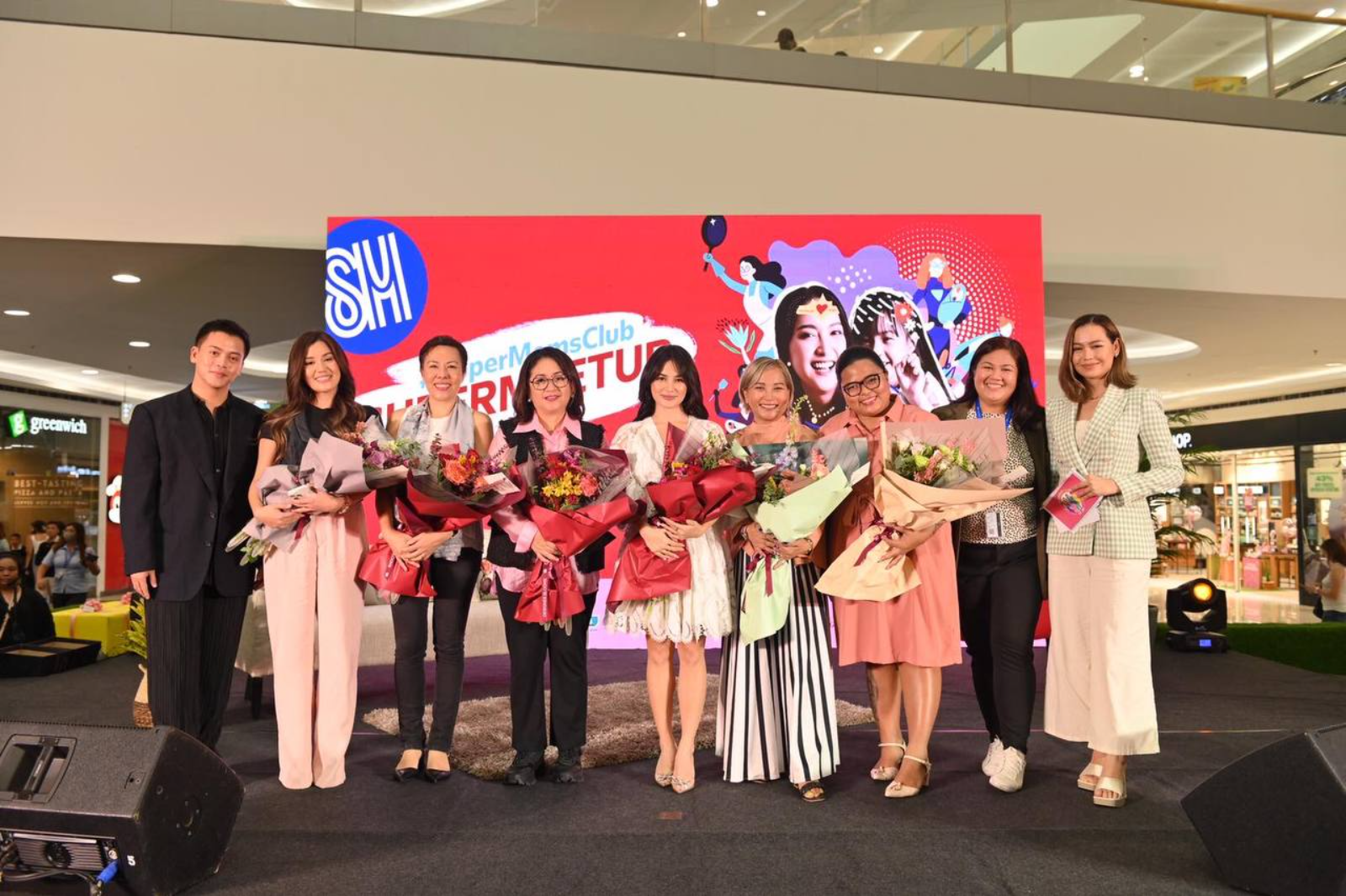 SM Executives and Super Moms with Actress Elisse Joson during SuperMoms Club Super Meetup at SM Mall of Asia