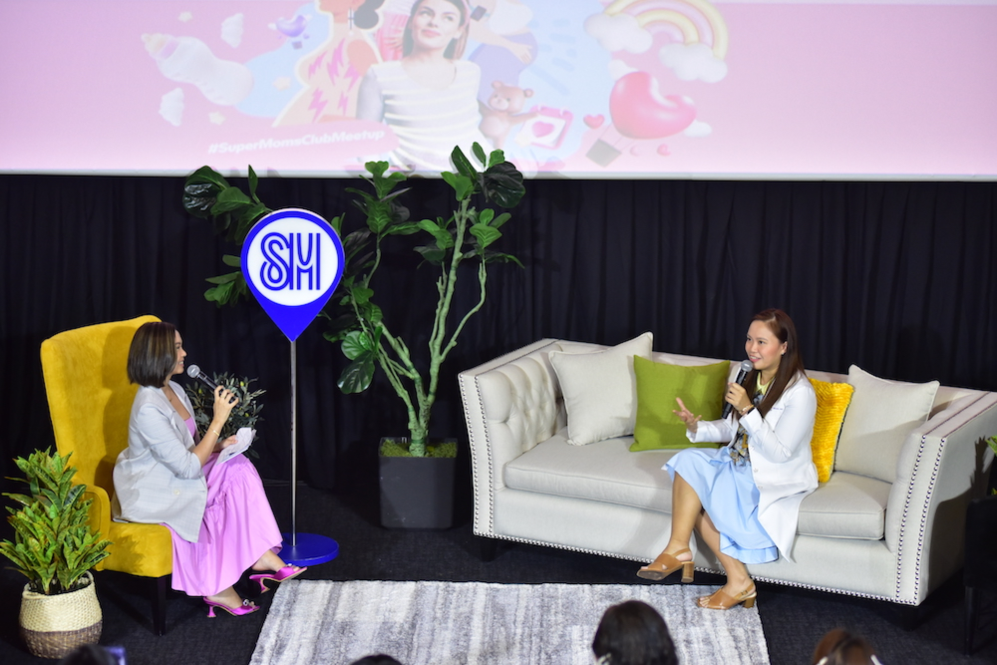 Moms, hosts, and guests during the SuperMoms Club Meetup at SM Supermalls