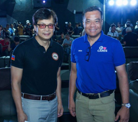SM Supermalls’ Senior Vice President for Operations Engr. Bien Mateo and DILG Secretary Benjamin 