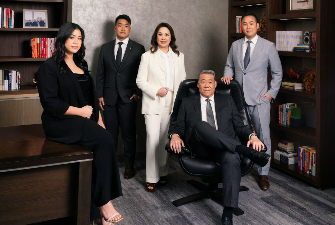 BERNIE_and_ALICE_LIU_and_FAMILY