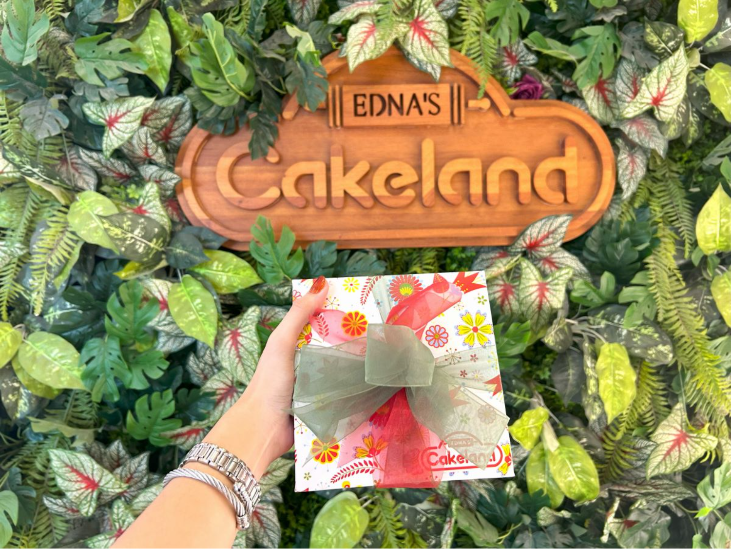 giftbox_at_smtb_ednas_cakeland