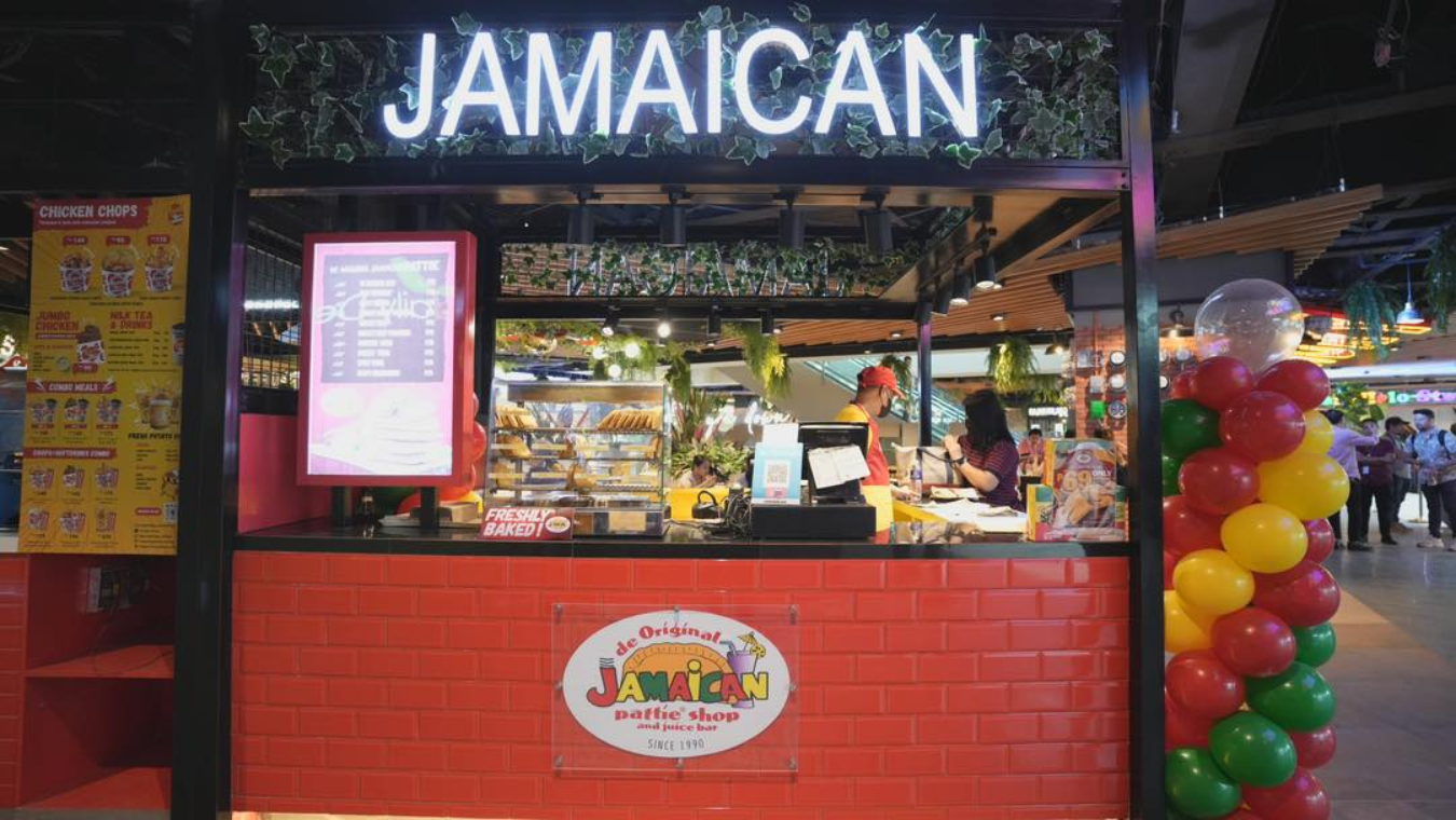 jamaican_pattie_at_SM_Southmall_foodcourt_favorites