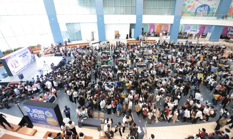 SM_Mall_of_Asia_Job_Fair_on_Labor_Day