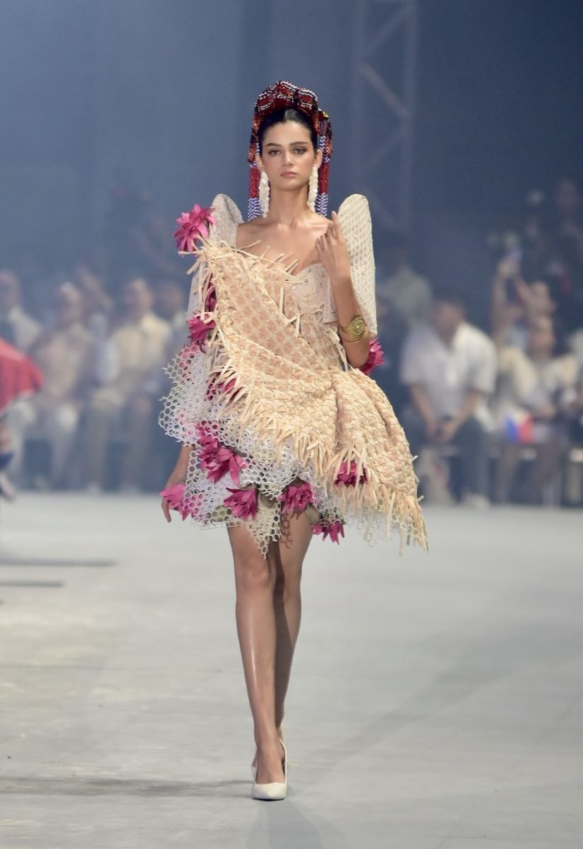 29_Jaggy_Glarino_presents_Lemlunay_a_collection_that_draws_on_the_rich_cultural_heritage_of_Mindanao_