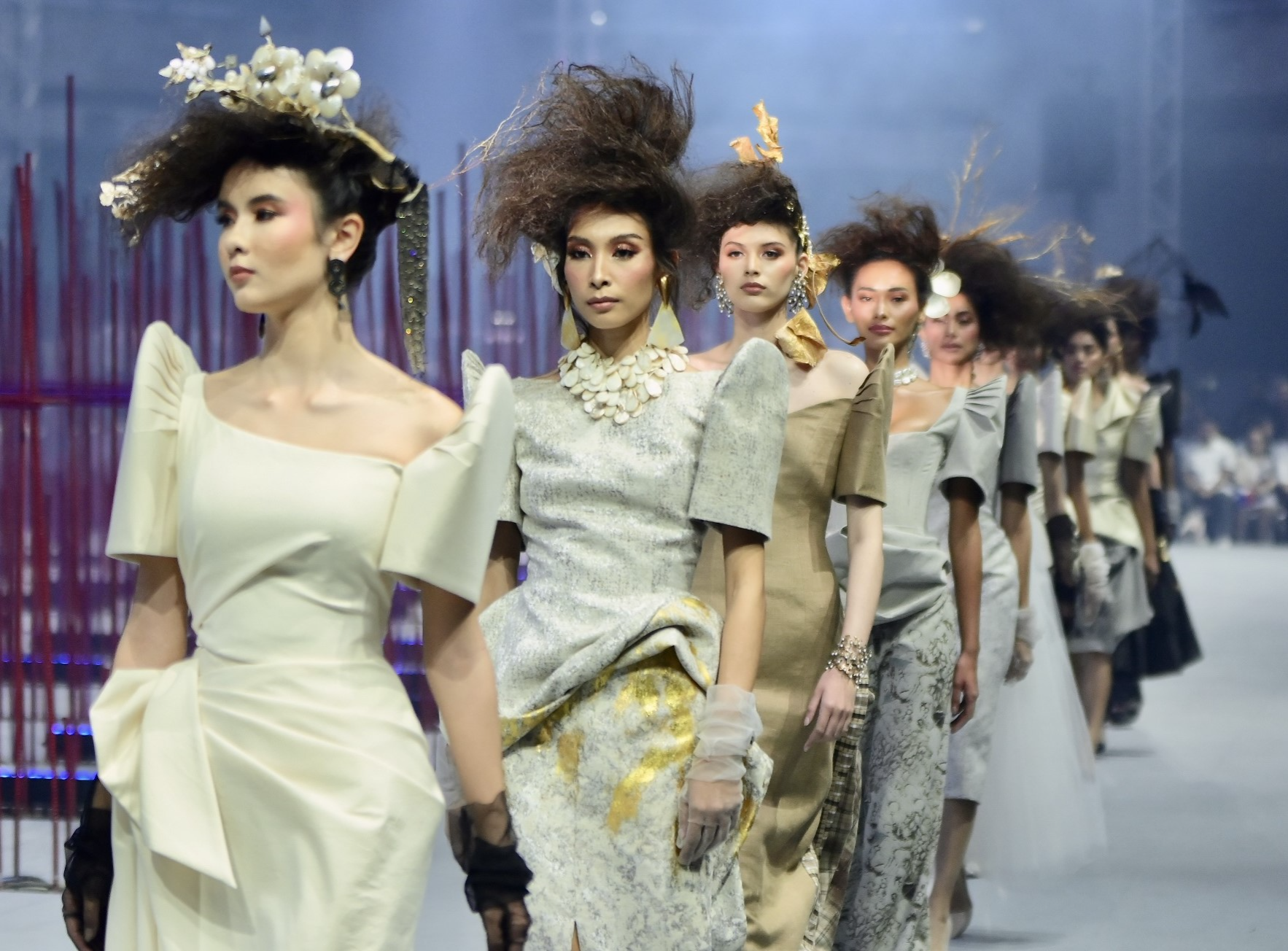 30_Models_in_Jojie_Llorens_A_Lullaby_for_my_Mother_collection_line_up_on_the_runway_at_TernoCon_Kasarinlan_Kultura_Kasuotan