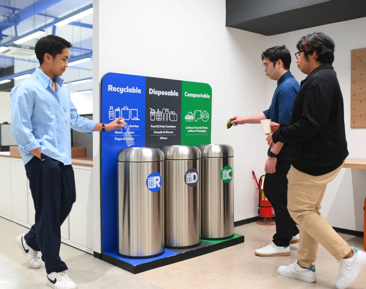 6_The_easy_to_follow_Recyclable_Disposable_and_Compostable_RDC_system_helps_divert_waste_from_landfills_keeping_our_environment_cleaner