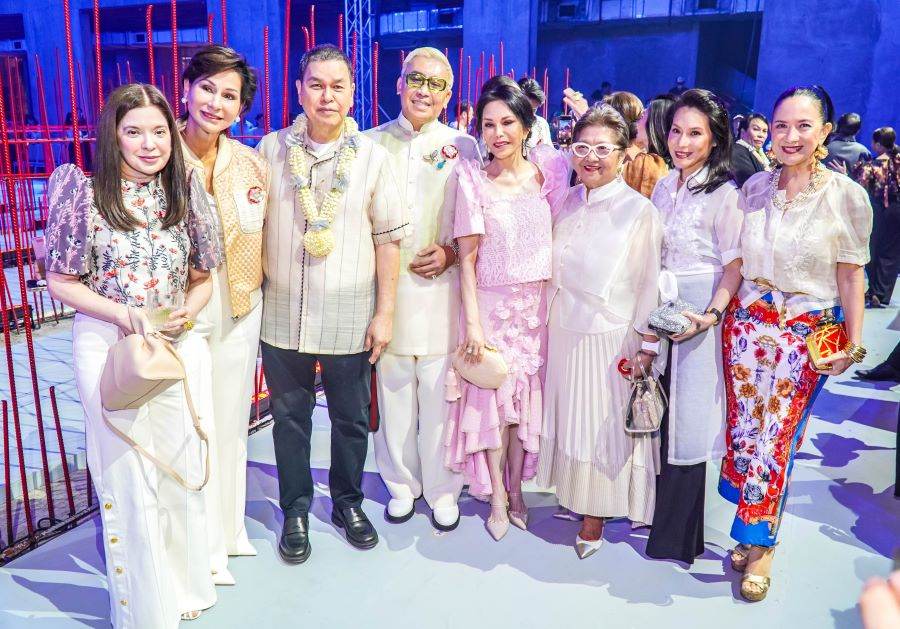 L_R_Nicole_Ortega_Carla_Tengco_Bench_lifestyle_clothing_founder_Ben_Chan_Jojie_Dingcong_Ching_Cruz_Susan_Joven_Wildflours_Ana_Lorenzana_de_Ocampo_and_Mia_Borromeo