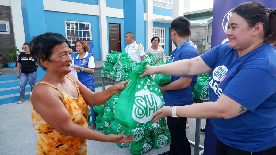 SM_Foundation_in_collaboration_with_SM_Supermalls_and_SM_Markets_conducts_Operation_Tulong_Express_OPTE_its_social_good_program_that_aims_to_address_community_needs