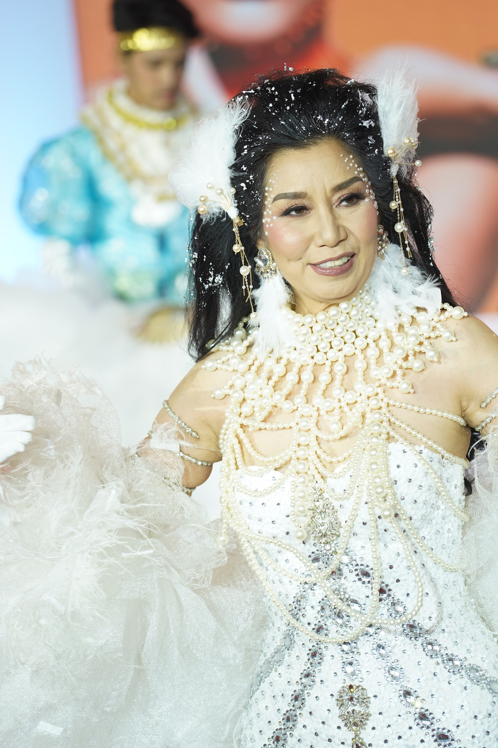 11_A_finalist_in_the_Ganda_ng_Lola_Category_proves_that_age_is_nothing_but_a_number