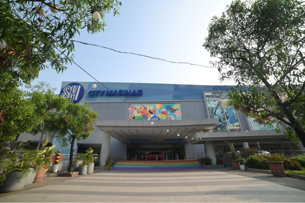 1_SM_City_Masinags_rainwater_catchment_basin_has_lowered_flood_levels_in_villages_along_Marcos_Highway