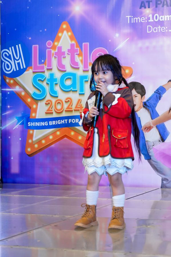 3_At_SM_City_North_EDSAs_preliminary_rounds_a_young_singer_gives_her_best_shot_at_moving_to_the_Regional_Finals__
