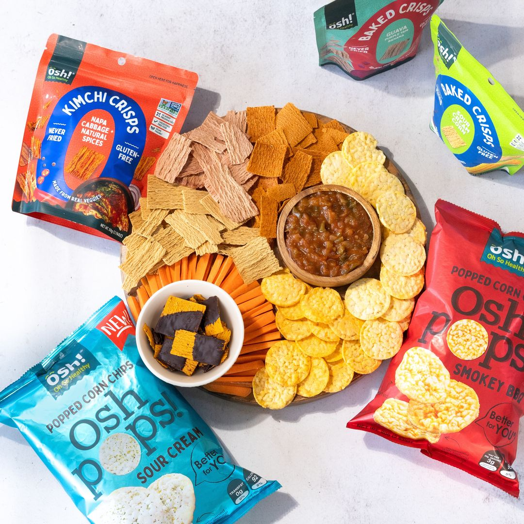 8_Osh_Oh_So_Healthy_features_flavorful_crisps_packed_with_real_fruit_and_veggies_with_no_oil_preserv