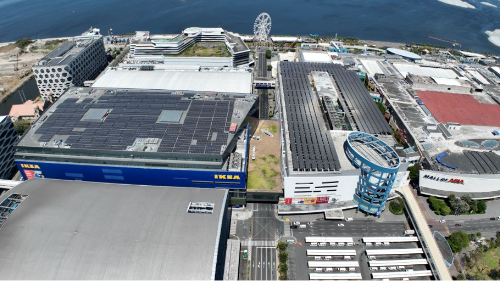 More_than_3600_solar_panels_were_installed_on_the_roof_of_MOA_Square_in_the_Mall_of_Asia_Complex