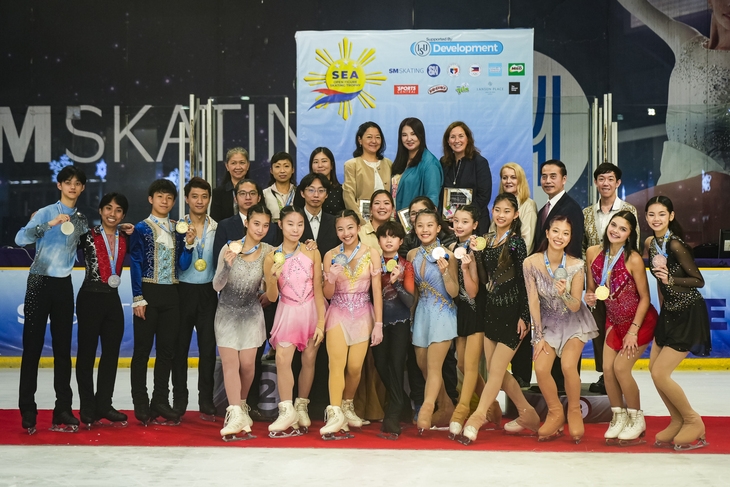 1_The_Southeast_Asian_Open_Figure_Skating_Trophy_2024_winners_with_the_judges.jpg